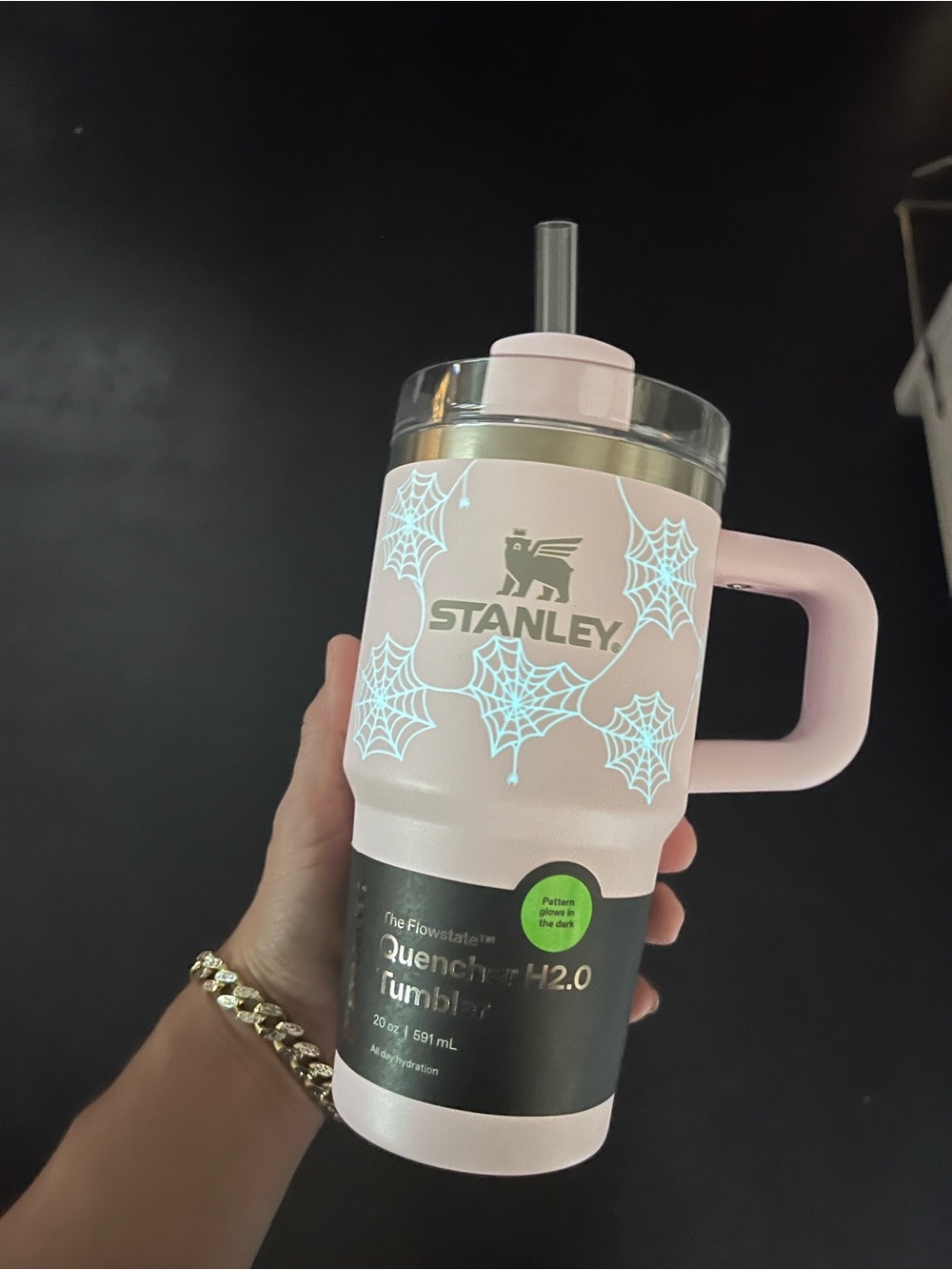 GITD Webbed HeartsStanley Pink Quencher H2.0 Tumbler with Handle and Straw